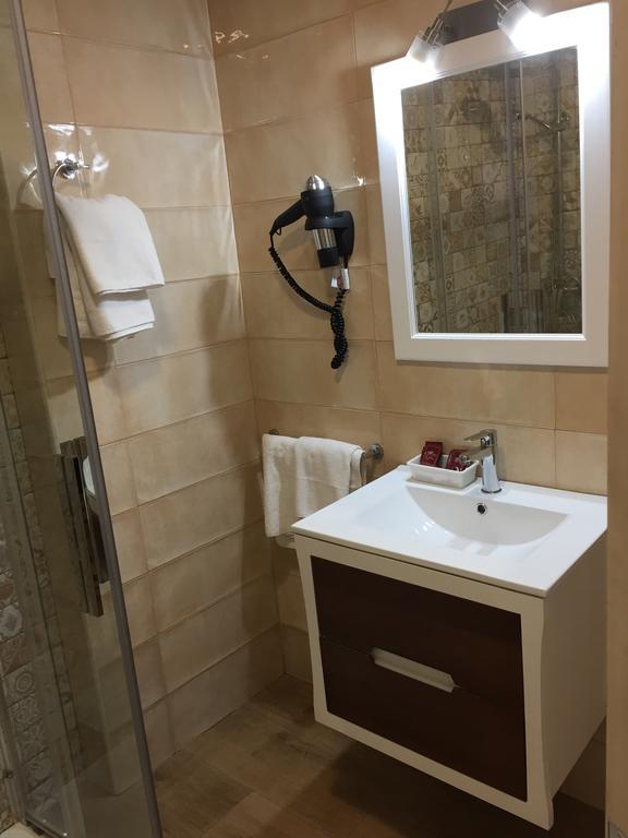 Hostal Lojo コニル・デ・ラ・フロンテラ エクステリア 写真